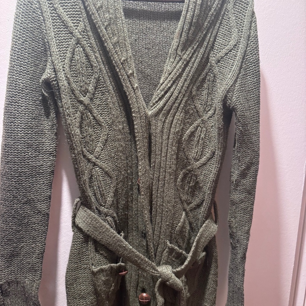 Mossimo Warm sweater: medium.